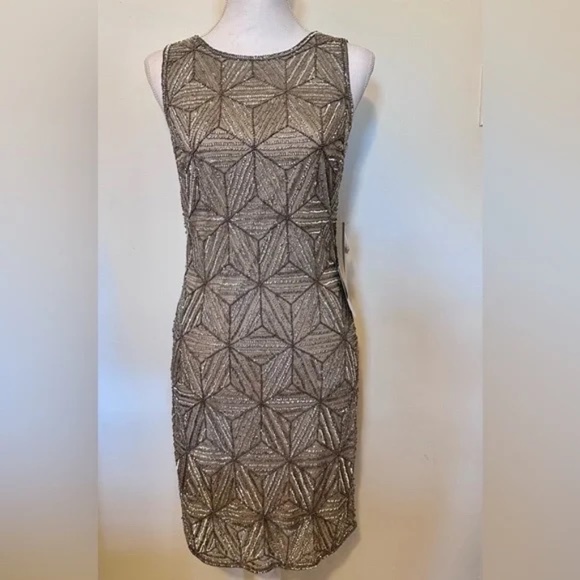 Stunning party dress - perfect for New Year's Eve or office party! NWT size 6. - Picture 1 of 10